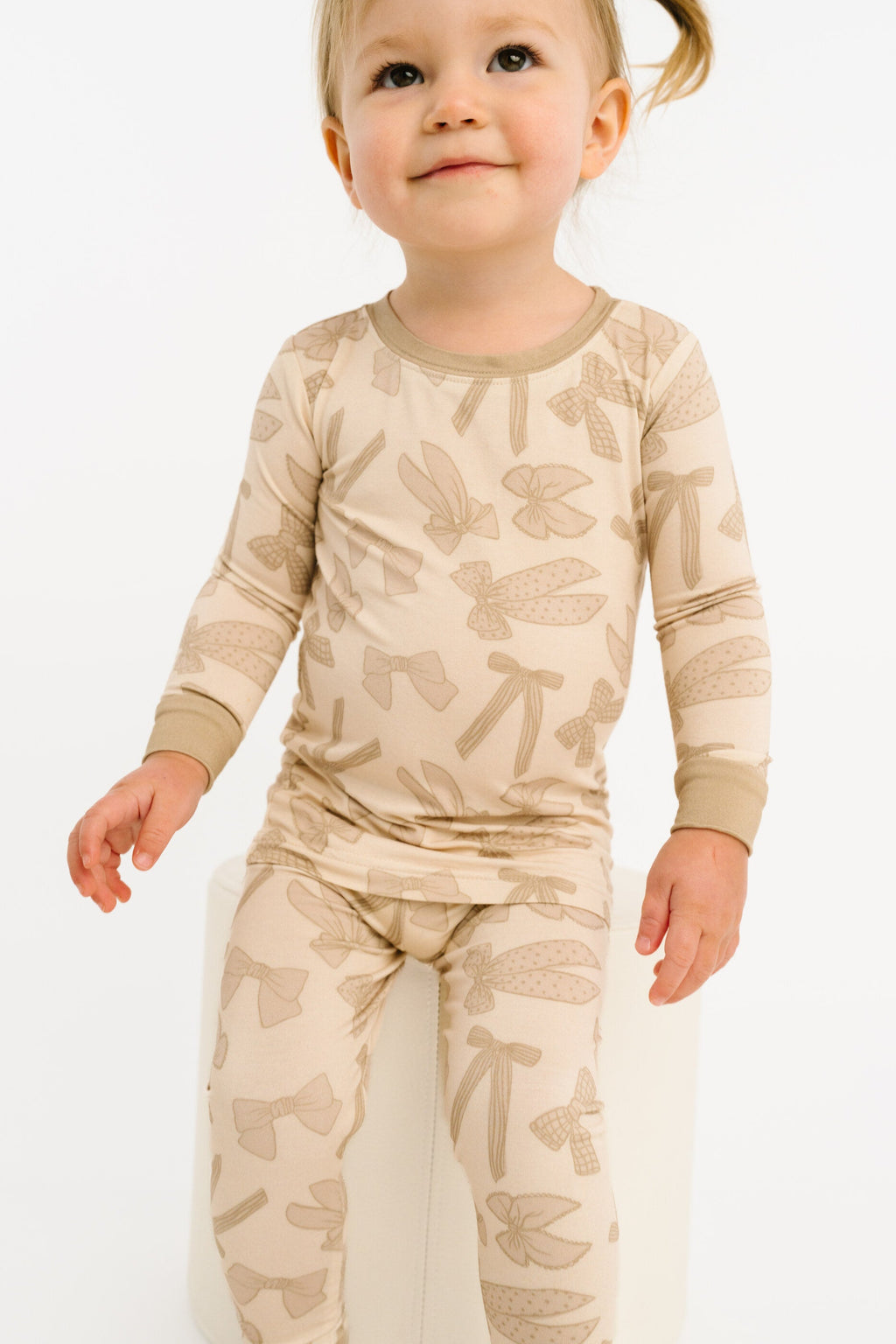 Neutral Bows Bamboo Set