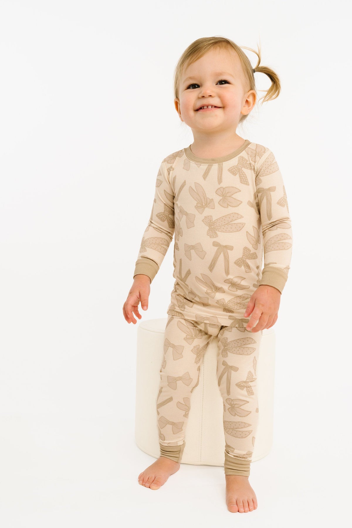 Neutral Bows Bamboo Set